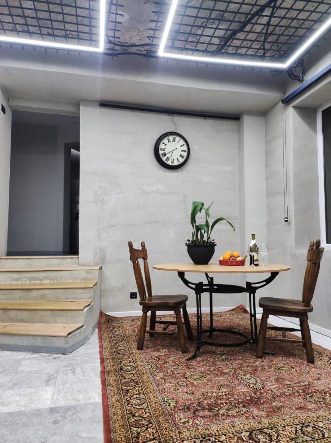 Shared Flat In An Artists District Pikris Gora Apartamento Tbilisi Exterior foto